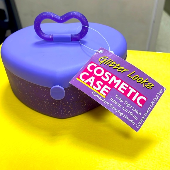 Other - **SOLD** NWT GLITTER LOOKS HEART Cosmetic Case
